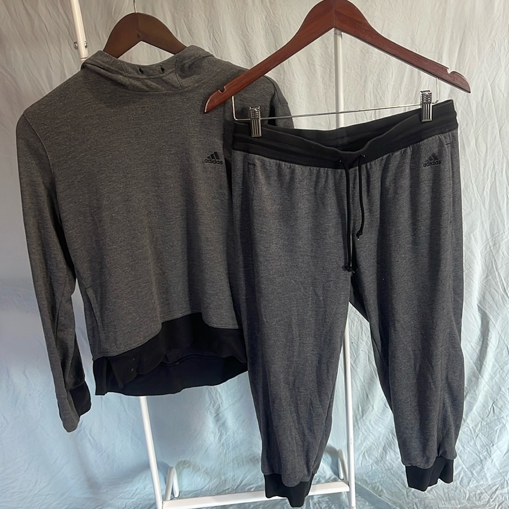 Adidas jogger set